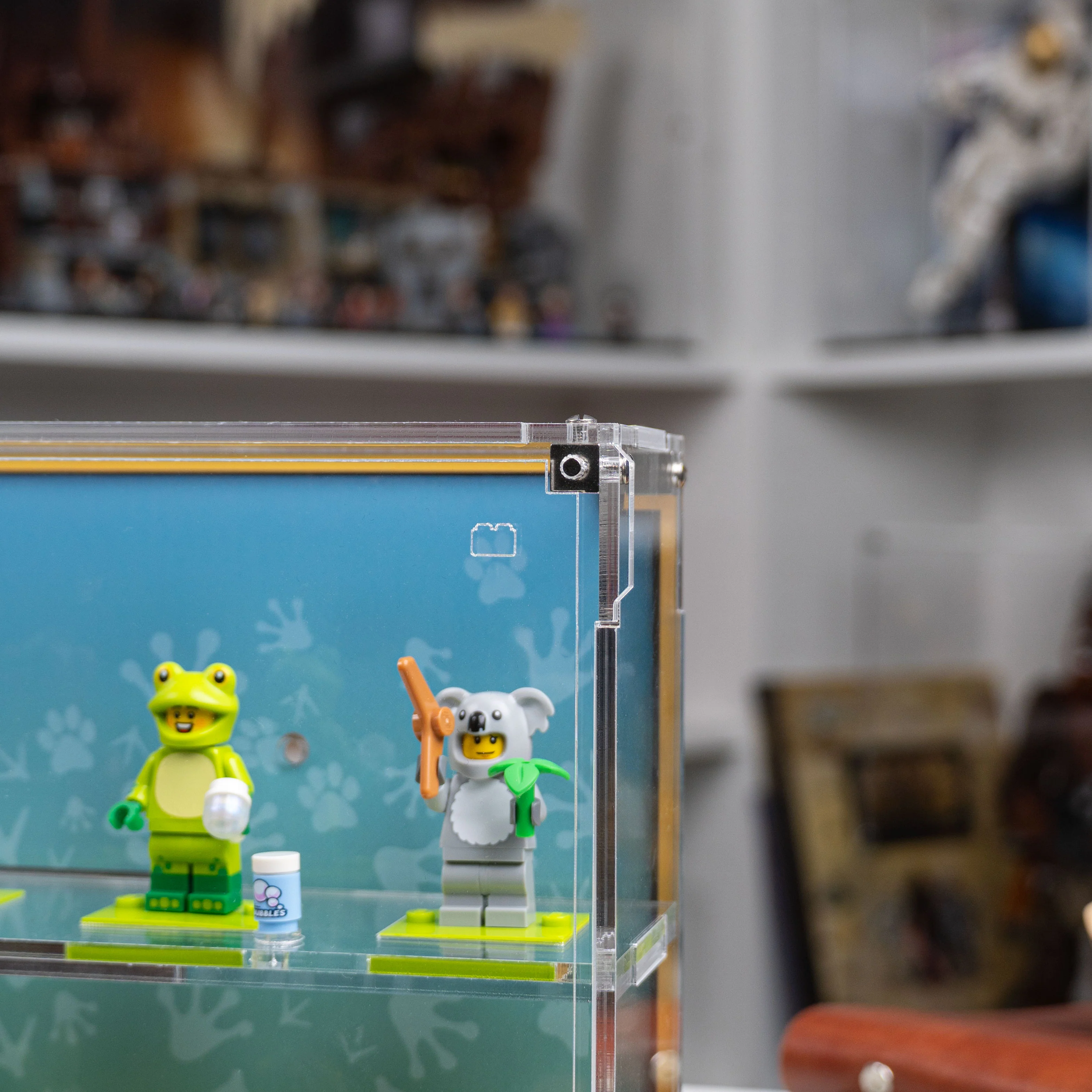 Display Case for LEGOĀ® Collectible Minifiguresā¢: Animals Series 28 (71051) - Image 11