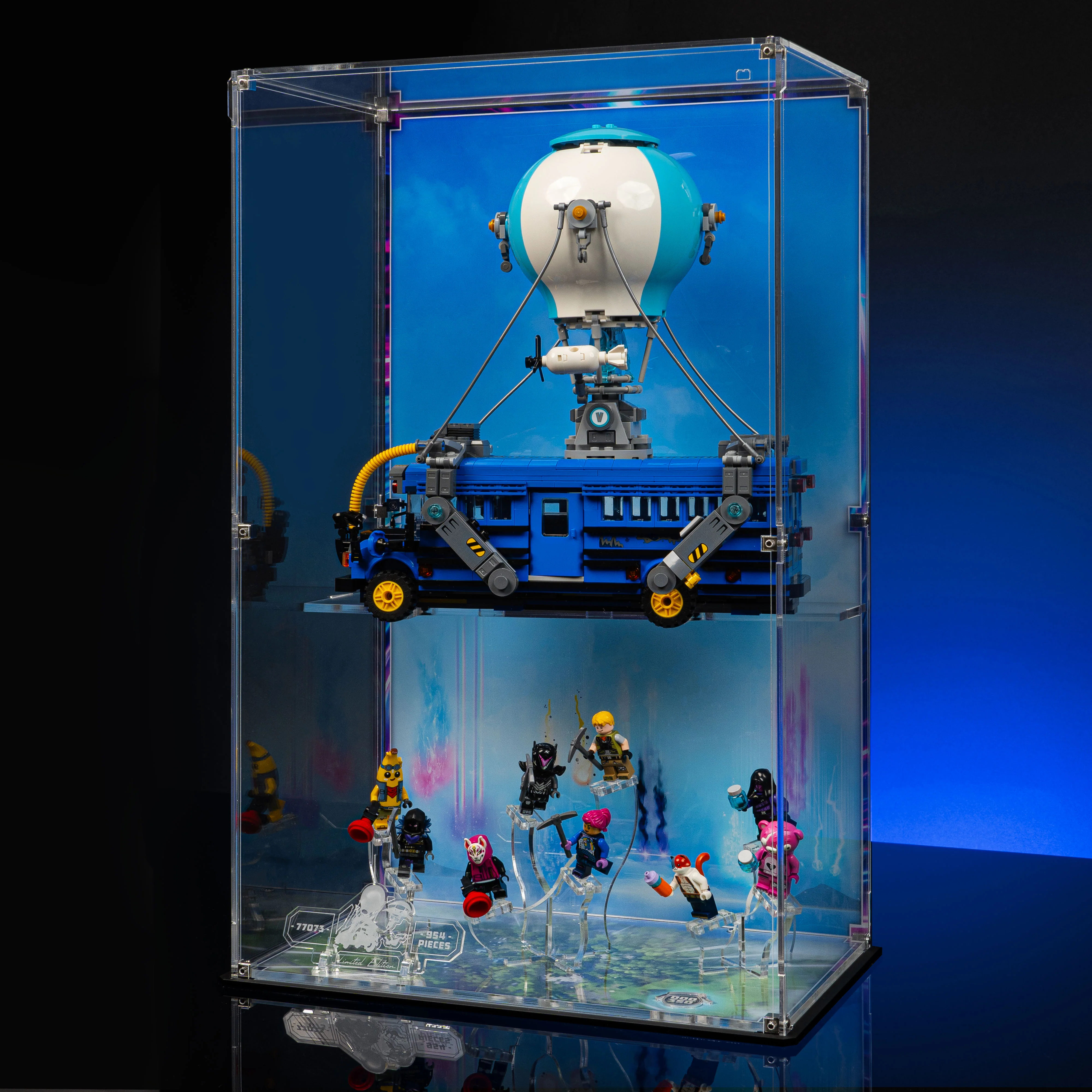 Limited Edition Display Case for LEGOĀ® Fortniteā¢: Battle Bus (77073) - Image 4