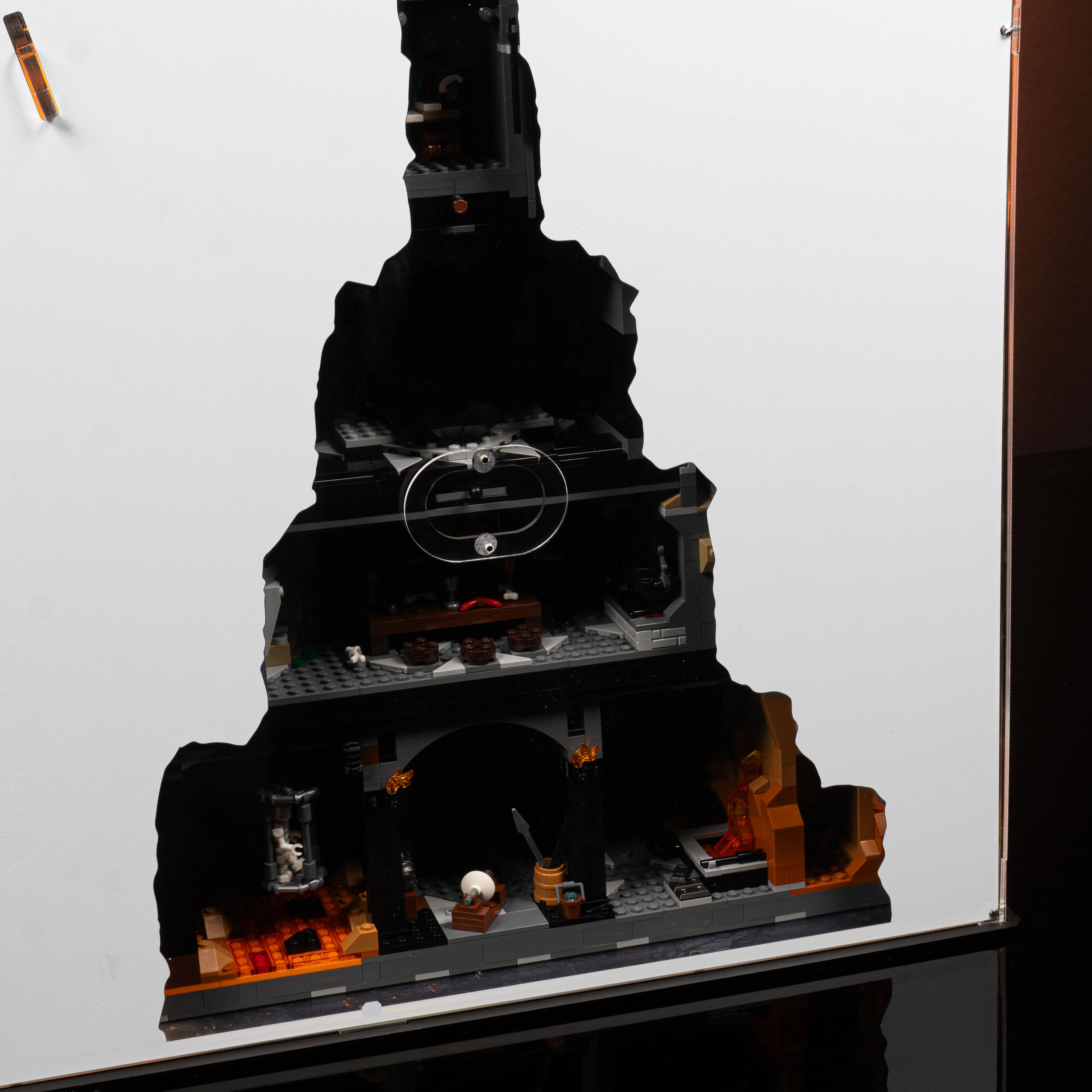 Limited Edition Display Case for LEGO® The Lord of the Rings: Barad-dûr™ with Fell Beast (10333 & 40693) - Image 15