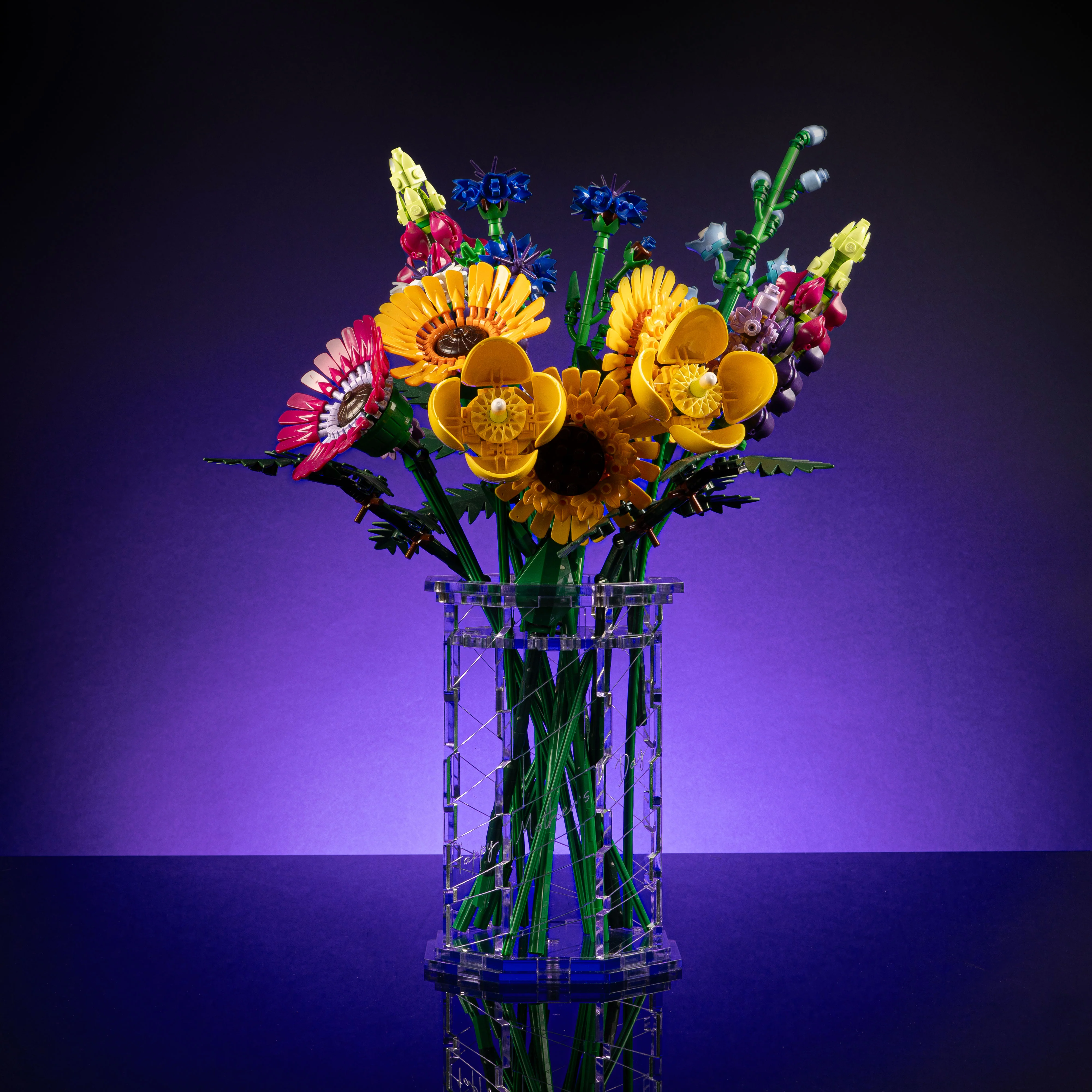 Limited Edition Motherās Day Vase for LEGOĀ® Botanical Flowers - Image 3