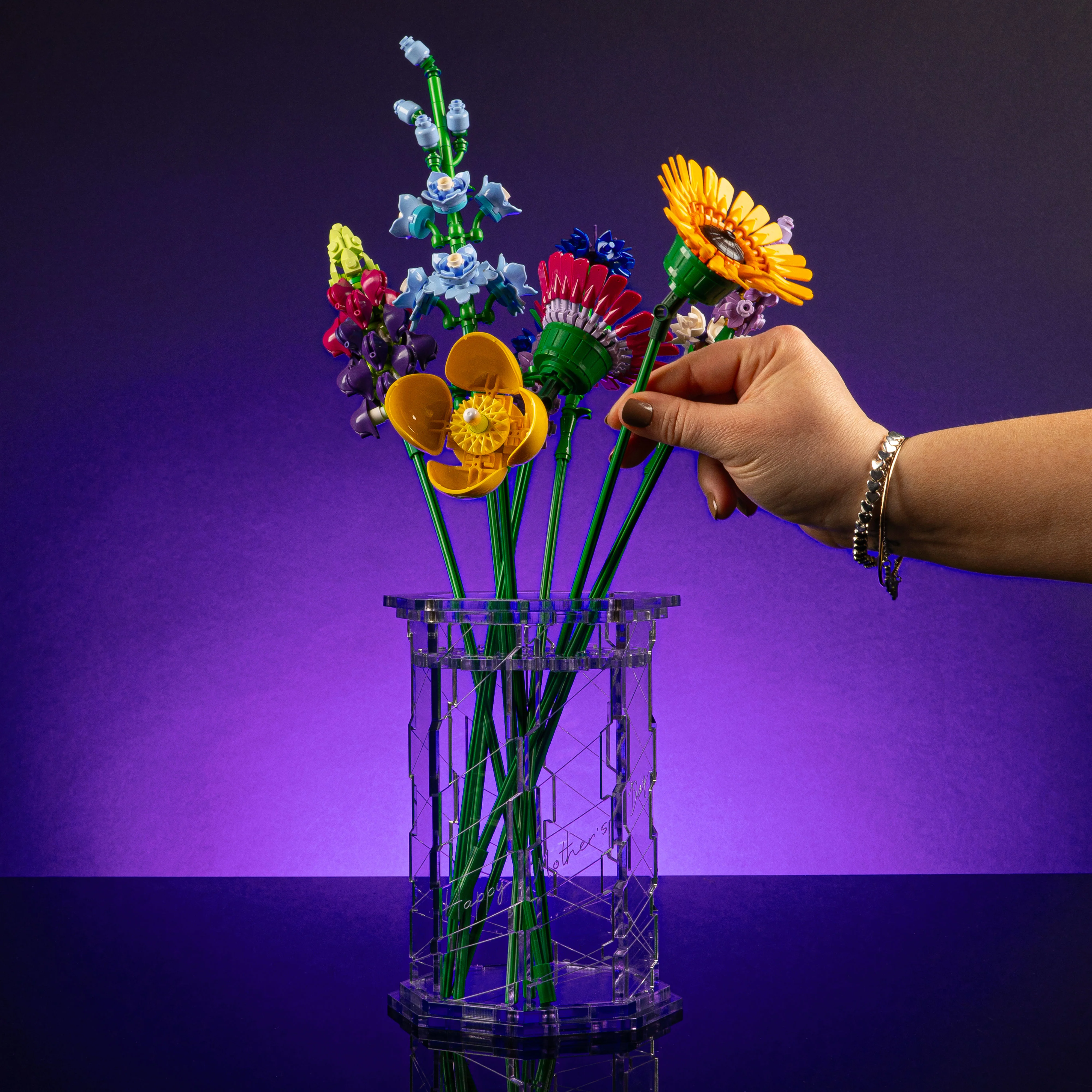 Limited Edition Motherās Day Vase for LEGOĀ® Botanical Flowers - Image 5